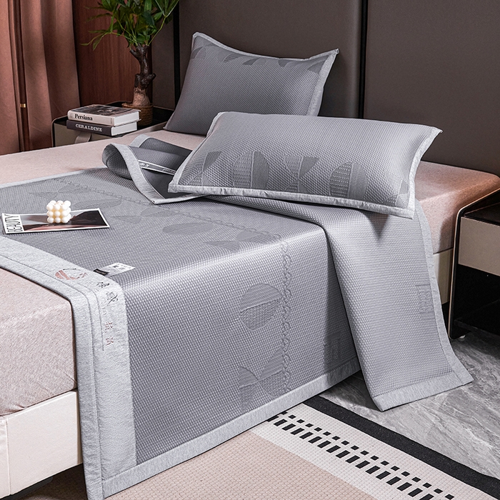 91家纺网 家纺一手货源 找家纺 梵克保罗 2025新款7A抗菌母婴级纯乙纶PE刺绣凉感丝豆豆席 叶子-灰