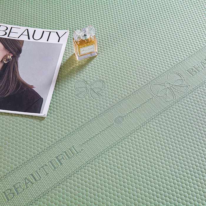 91家纺网 家纺一手货源 找家纺 梵克保罗 2025新款7A抗菌母婴级纯乙纶PE刺绣凉感丝豆豆席 蝴蝶结-绿