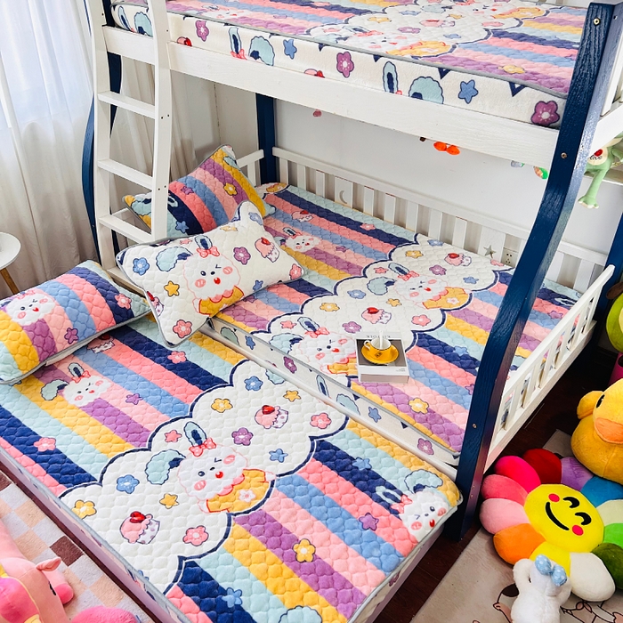 91家纺网 家纺一手货源 找家纺 小虾米 2025新款加厚牛奶绒夹棉床笠单床笠床笠单件 彩虹兔