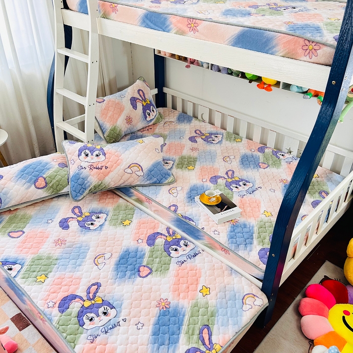 91家纺网 家纺一手货源 找家纺 小虾米 2025新款加厚牛奶绒夹棉床笠单床笠床笠单件 星黛兔