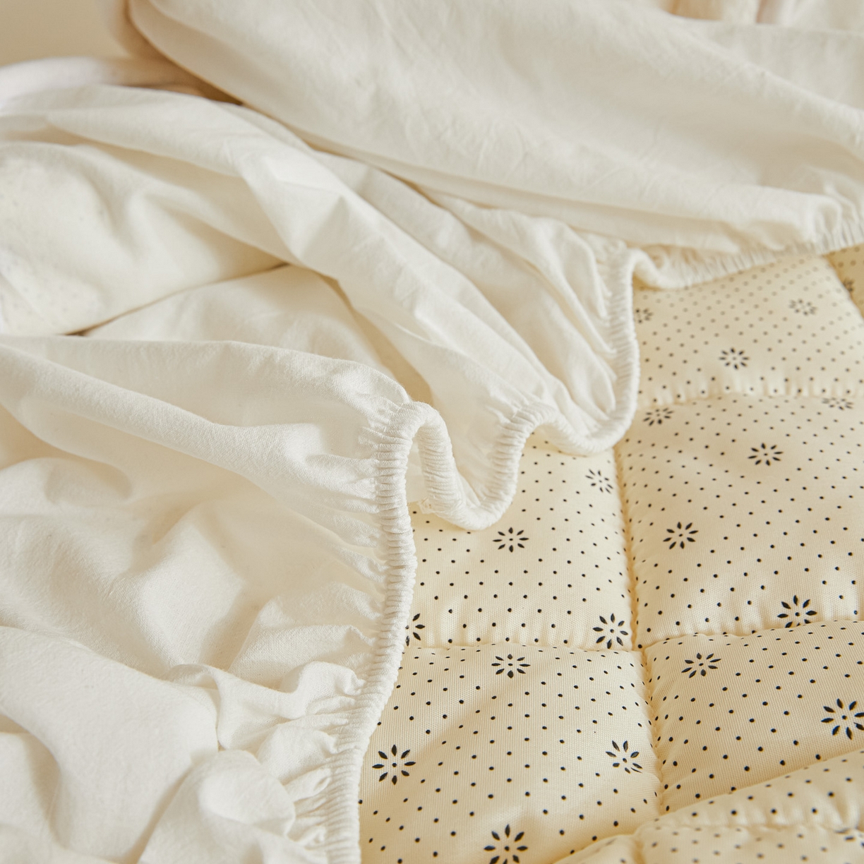 91家纺网 家纺一手货源 找家纺 鑫钰 2025新款A类新疆棉花床笠学生宿舍专用90*190-棉格系列 棉格-经典白