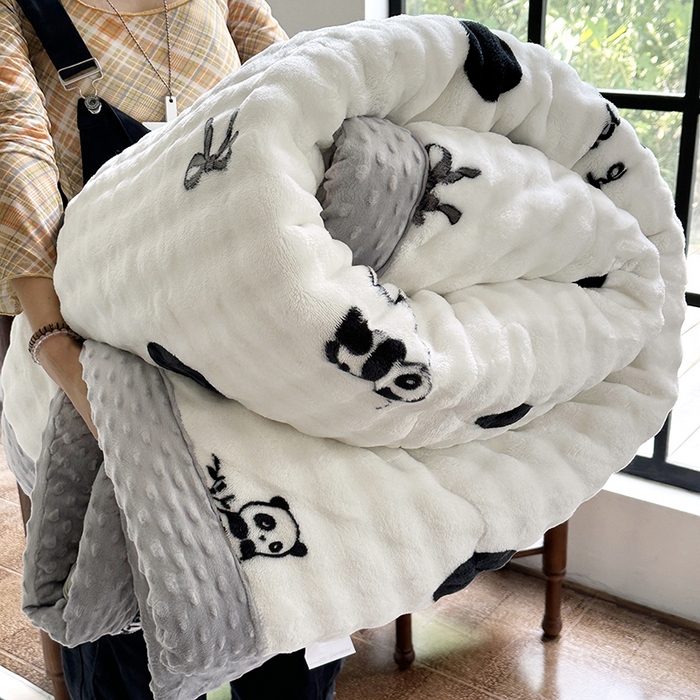 91家纺网 家纺一手货源 找家纺 （总）宜家坊 2025新款直播热款A+兔兔绒豆豆被三层夹棉加厚毛毯毯子牛奶绒冬被泡泡兔毛绒保暖被子被芯