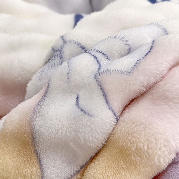 91家纺网 家纺一手货源 找家纺 宜家坊 2025新款直播热款A+兔兔绒豆豆被三层夹棉加厚毛毯毯子牛奶绒冬被泡泡兔毛绒保暖被子被芯 彩虹约定