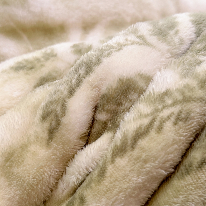 91家纺网 家纺一手货源 找家纺 宜家坊 2025新款直播热款A+兔兔绒豆豆被三层夹棉加厚毛毯毯子牛奶绒冬被泡泡兔毛绒保暖被子被芯 福蝶将至 绿