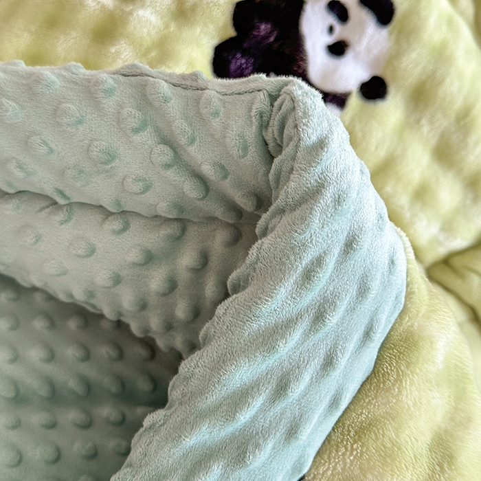 91家纺网 家纺一手货源 找家纺 宜家坊 2025新款直播热款A+兔兔绒豆豆被三层夹棉加厚毛毯毯子牛奶绒冬被泡泡兔毛绒保暖被子被芯 国宝萌宠