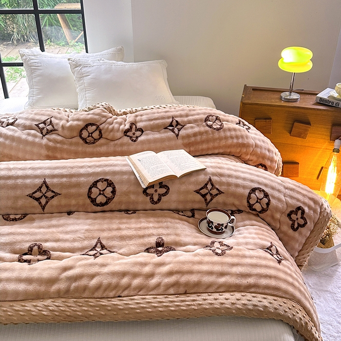 91家纺网 家纺一手货源 找家纺 宜家坊 2025新款直播热款A+兔兔绒豆豆被三层夹棉加厚毛毯毯子牛奶绒冬被泡泡兔毛绒保暖被子被芯 洋气咖