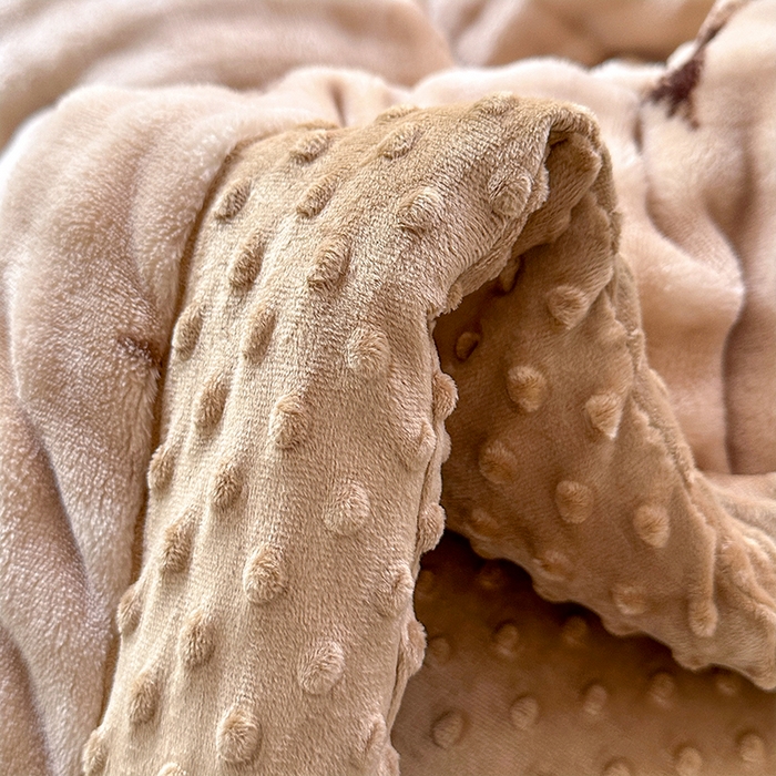 91家纺网 家纺一手货源 找家纺 宜家坊 2025新款直播热款A+兔兔绒豆豆被三层夹棉加厚毛毯毯子牛奶绒冬被泡泡兔毛绒保暖被子被芯 洋气咖