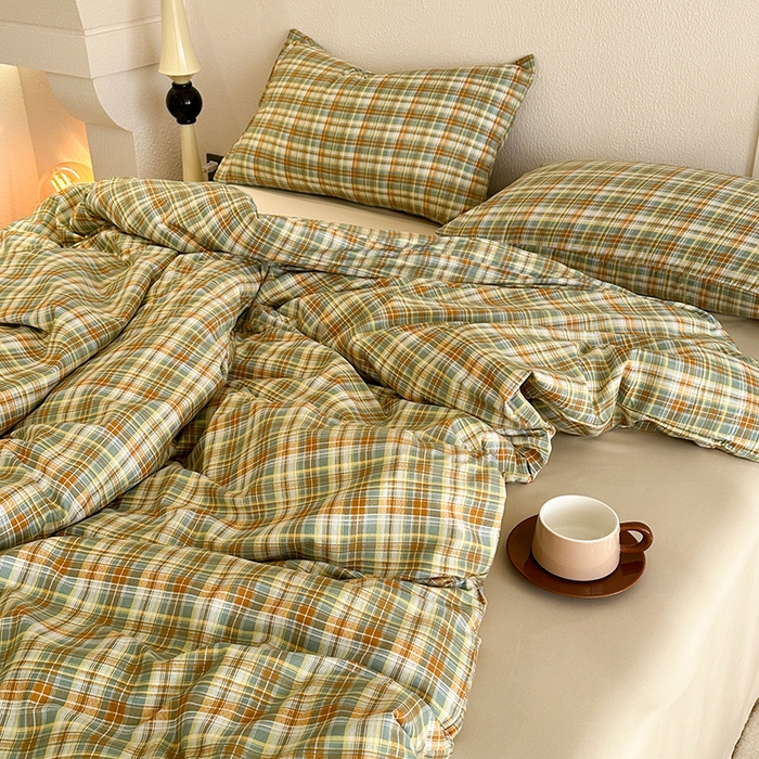 91家纺网 家纺一手货源 找家纺 梵克保罗 2025新款ins风亲肤卡通条格印花水洗棉系列四件套-风格一 日系橄榄格