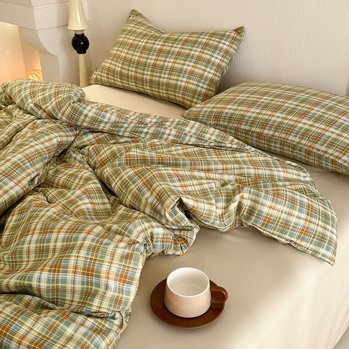 91家纺网 家纺一手货源 找家纺 梵克保罗 2025新款ins风亲肤卡通条格印花水洗棉系列四件套-风格一 日系橄榄格