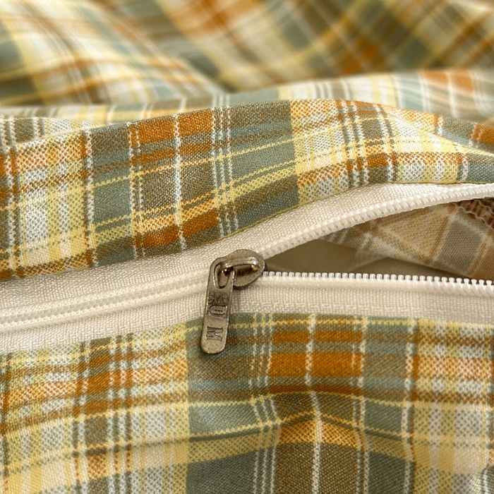 91家纺网 家纺一手货源 找家纺 梵克保罗 2025新款ins风亲肤卡通条格印花水洗棉系列四件套-风格一 日系橄榄格