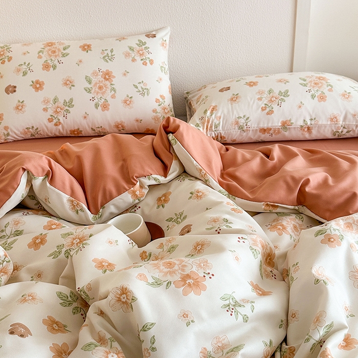 91家纺网 家纺一手货源 找家纺 （总）梵克保罗 2025新款ins风亲肤卡通条格印花水洗棉系列四件套-风格一