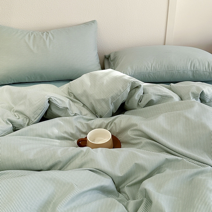 91家纺网 家纺一手货源 找家纺 梵克保罗 2025新款ins风亲肤卡通条格印花水洗棉系列四件套-风格一 日系独白绿