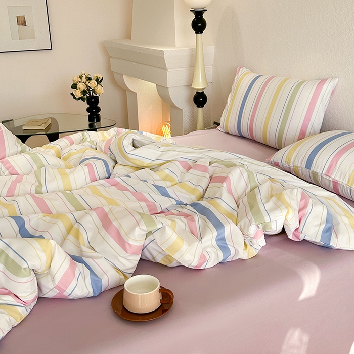 91家纺网 家纺一手货源 找家纺 梵克保罗 2025新款ins风亲肤卡通条格印花水洗棉系列四件套-风格一 日系马卡龙条