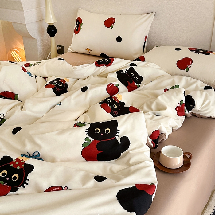 91家纺网 家纺一手货源 找家纺 梵克保罗 2025新款ins风亲肤卡通条格印花水洗棉系列四件套-风格一 小黑猫