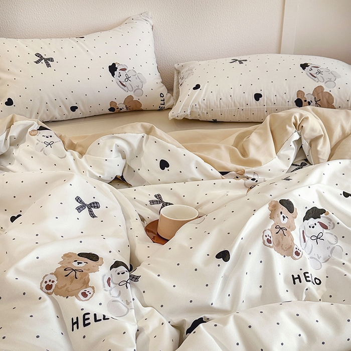 91家纺网 家纺一手货源 找家纺 梵克保罗 2025新款ins风亲肤卡通条格印花水洗棉系列四件套-风格一 小熊派对