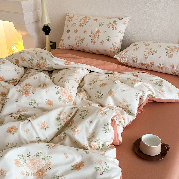 91家纺网 家纺一手货源 找家纺 梵克保罗 2025新款ins风亲肤卡通条格印花水洗棉系列四件套-风格一 海棠之恋