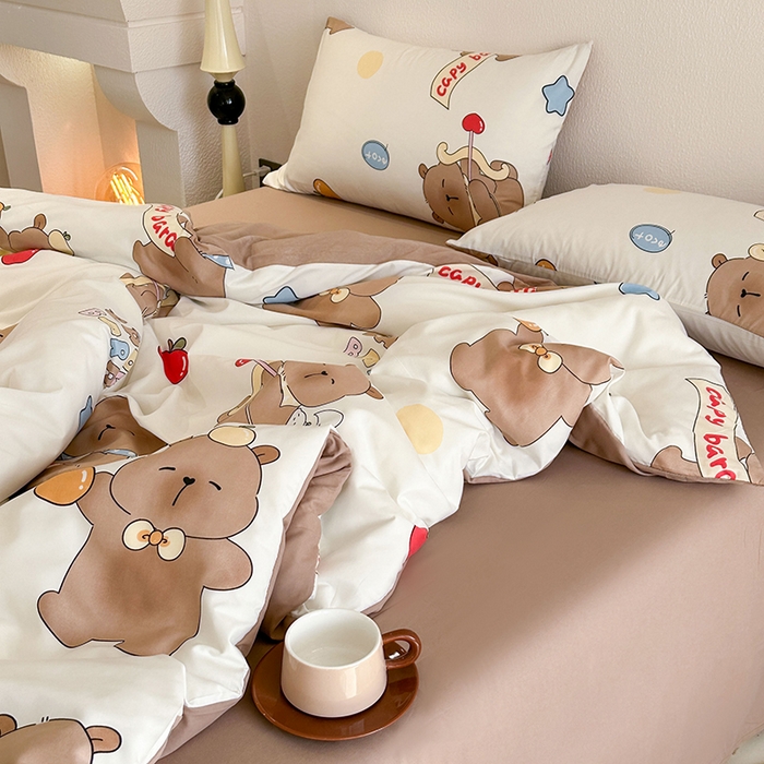 91家纺网 家纺一手货源 找家纺 梵克保罗 2025新款ins风亲肤卡通条格印花水洗棉系列四件套-风格一 欢乐卡巴