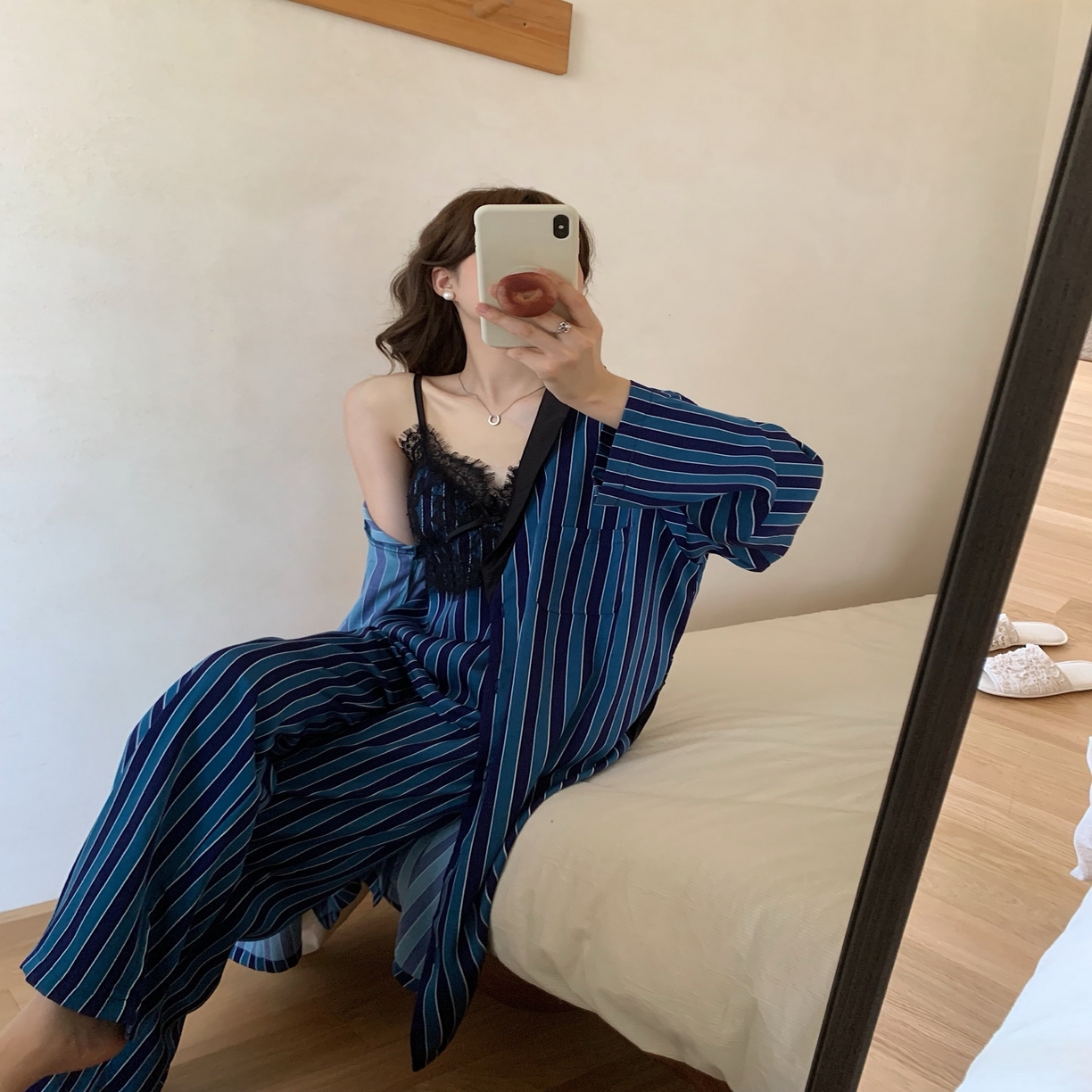 91家纺网 家纺一手货源 找家纺 妍景家居生活馆 2025新款韩系25110-复古拼色条纹冰丝三件套 蓝色