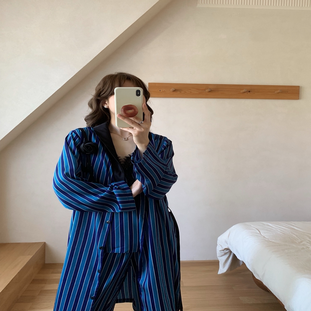 91家纺网 家纺一手货源 找家纺 妍景家居生活馆 2025新款韩系25110-复古拼色条纹冰丝三件套 蓝色