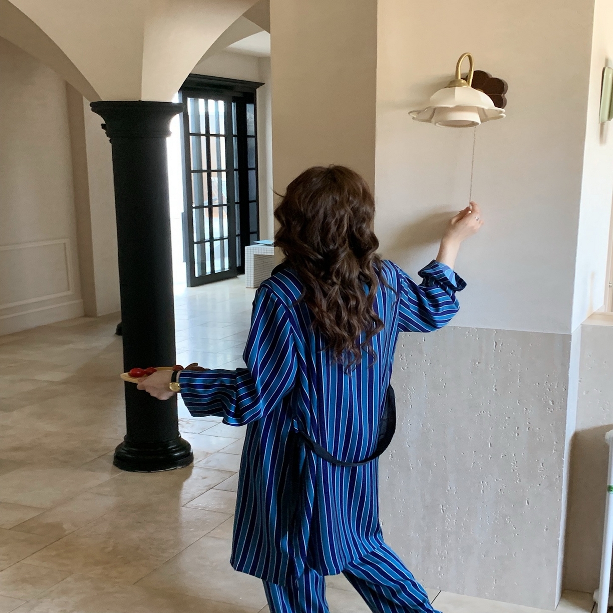 91家纺网 家纺一手货源 找家纺 妍景家居生活馆 2025新款韩系25110-复古拼色条纹冰丝三件套 蓝色