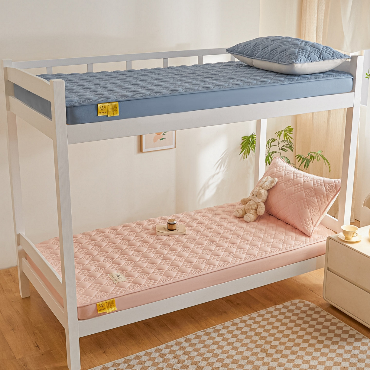 91家纺网 家纺一手货源 找家纺 鑫钰 2025新款A类纯棉夹棉床笠学生宿舍专用90x190-80x190-花漾山茶格 花漾山茶格-粉