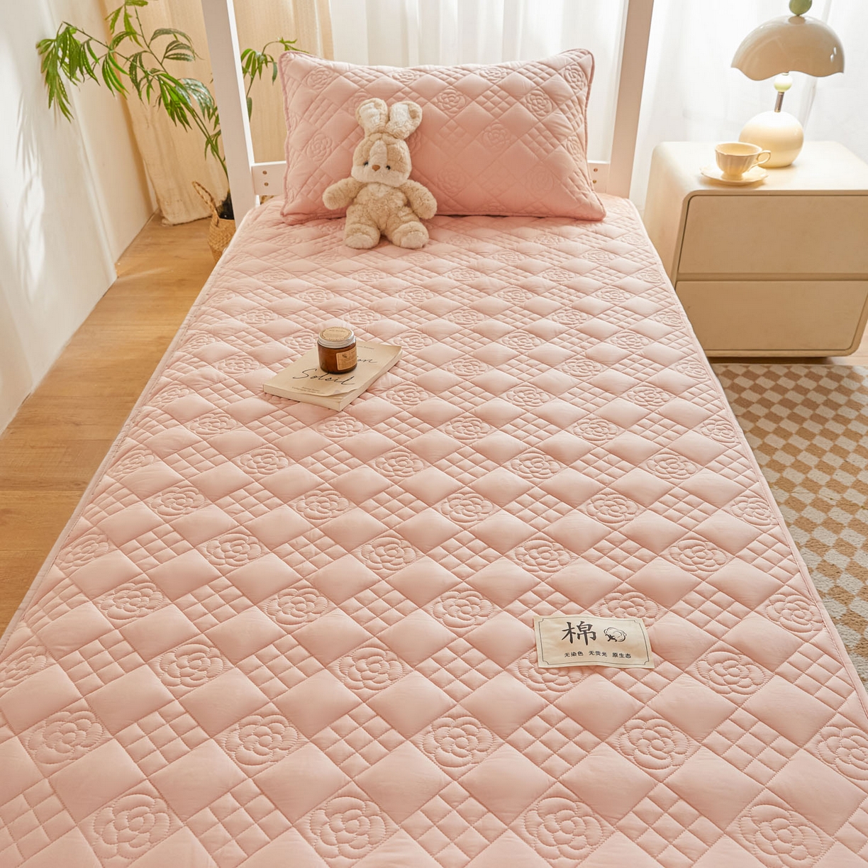 91家纺网 家纺一手货源 找家纺 鑫钰 2025新款A类纯棉夹棉床笠学生宿舍专用90x190-80x190-花漾山茶格 花漾山茶格-粉