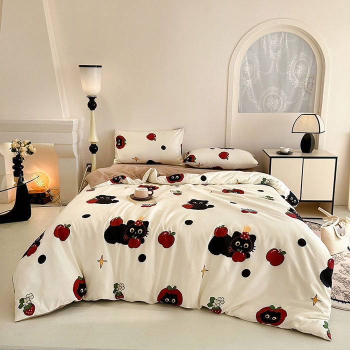 91家纺网 家纺一手货源 找家纺 梵克保罗 2025新款ins风亲肤卡通条格印花水洗棉系列四件套-风格二 小黑猫