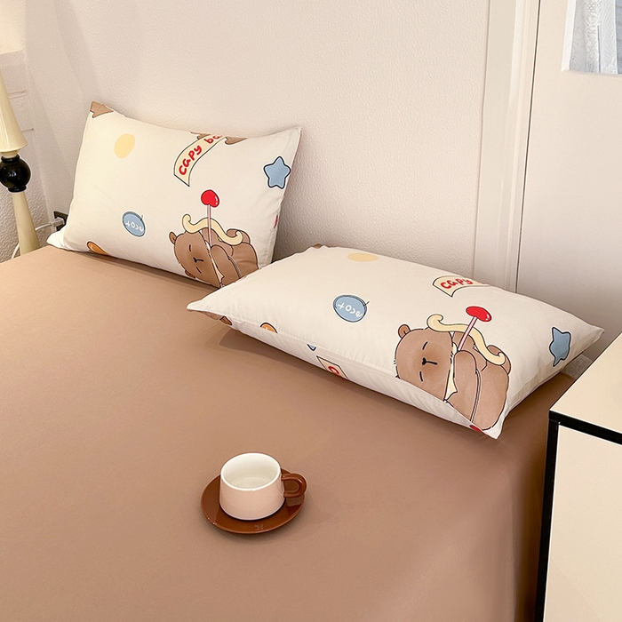 91家纺网 家纺一手货源 找家纺 梵克保罗 2025新款ins风亲肤卡通条格印花水洗棉系列四件套-风格二 欢乐卡巴