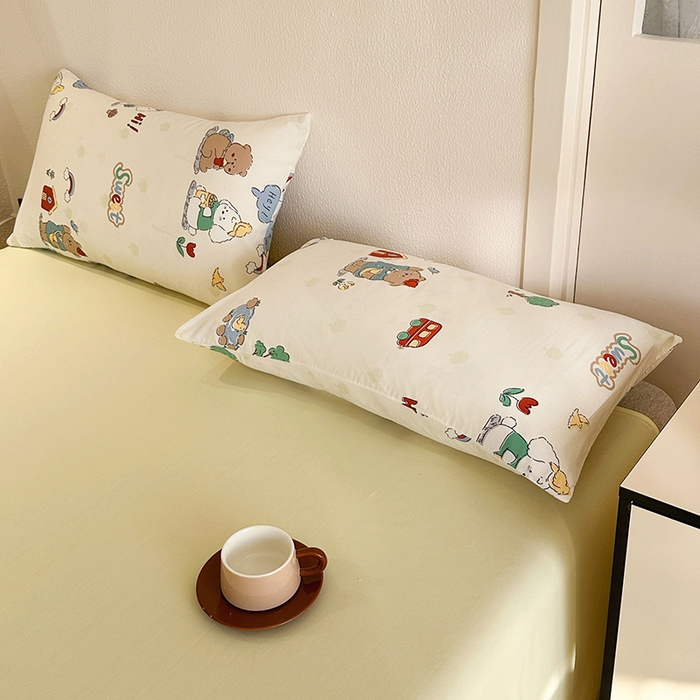 91家纺网 家纺一手货源 找家纺 梵克保罗 2025新款ins风亲肤卡通条格印花水洗棉系列四件套-风格二 森林巴士