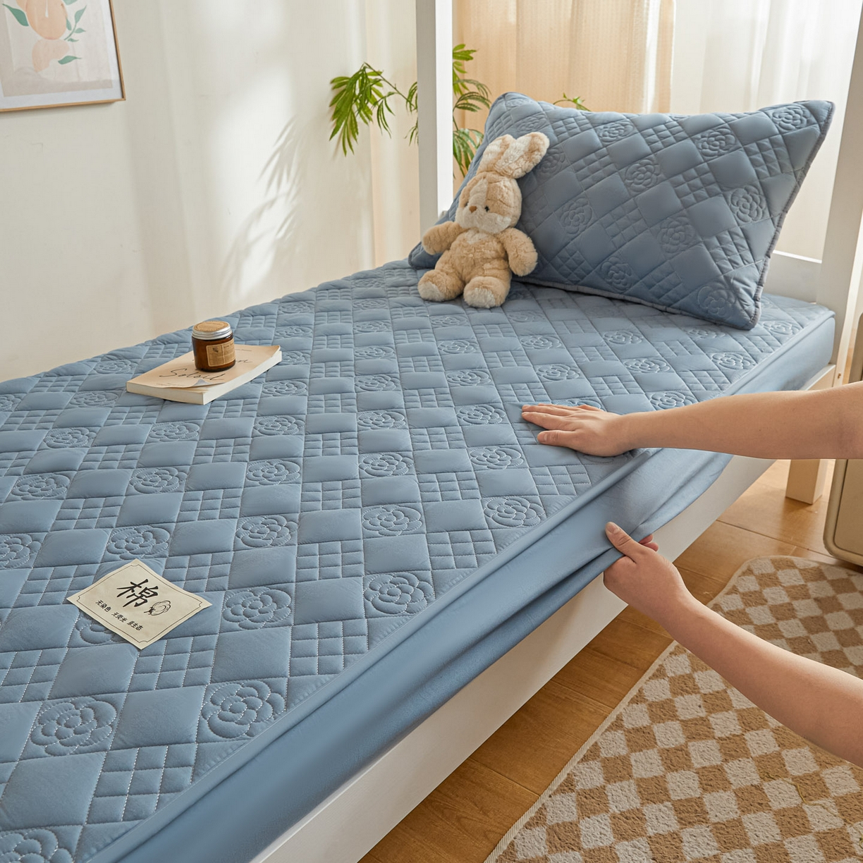 91家纺网 家纺一手货源 找家纺 鑫钰 2025新款A类纯棉夹棉床笠学生宿舍专用90x190-80x190-花漾山茶格 花漾山茶格-蓝