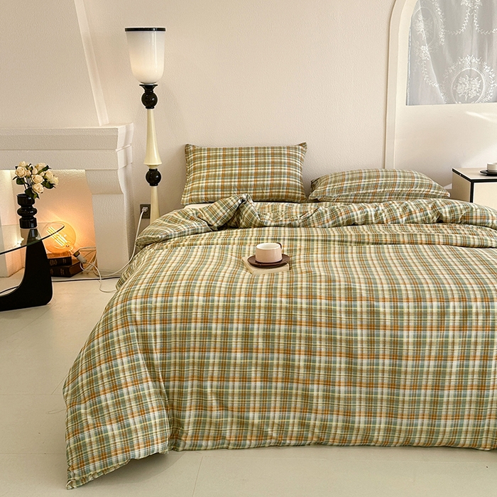 91家纺网 家纺一手货源 找家纺 梵克保罗 2025新款ins风亲肤卡通条格印花水洗棉系列四件套-风格二 日系橄榄格