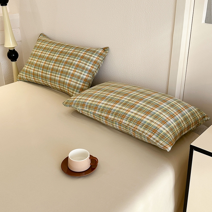 91家纺网 家纺一手货源 找家纺 梵克保罗 2025新款ins风亲肤卡通条格印花水洗棉系列四件套-风格二 日系橄榄格