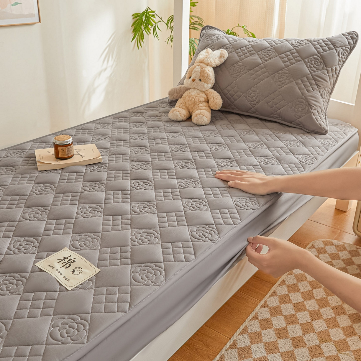 91家纺网 家纺一手货源 找家纺 鑫钰 2025新款A类纯棉夹棉床笠学生宿舍专用90x190-80x190-花漾山茶格 花漾山茶格-灰