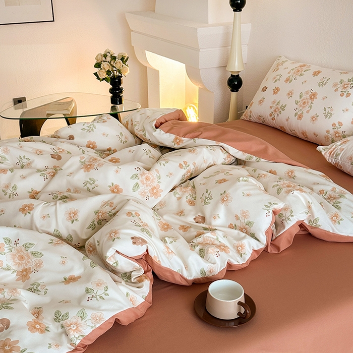 91家纺网 家纺一手货源 找家纺 （总）梵克保罗 2025新款ins风亲肤卡通条格印花水洗棉系列四件套-风格三