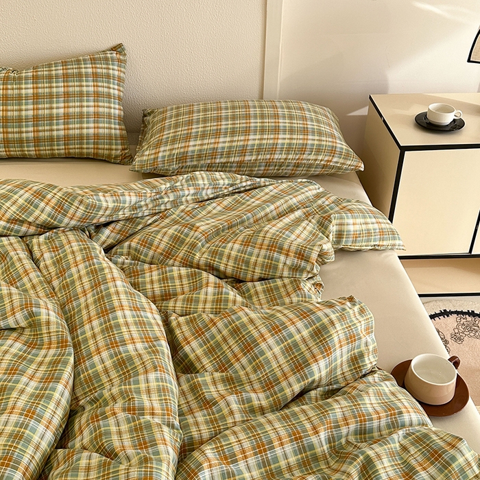 91家纺网 家纺一手货源 找家纺 梵克保罗 2025新款ins风亲肤卡通条格印花水洗棉系列四件套-风格三 日系橄榄格