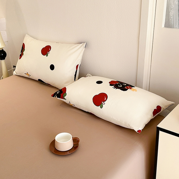 91家纺网 家纺一手货源 找家纺 梵克保罗 2025新款ins风亲肤卡通条格印花水洗棉系列四件套-风格三 小黑猫