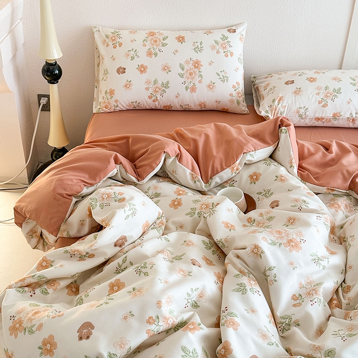 91家纺网 家纺一手货源 找家纺 （总）梵克保罗 2025新款ins风亲肤卡通条格印花水洗棉系列四件套-风格三