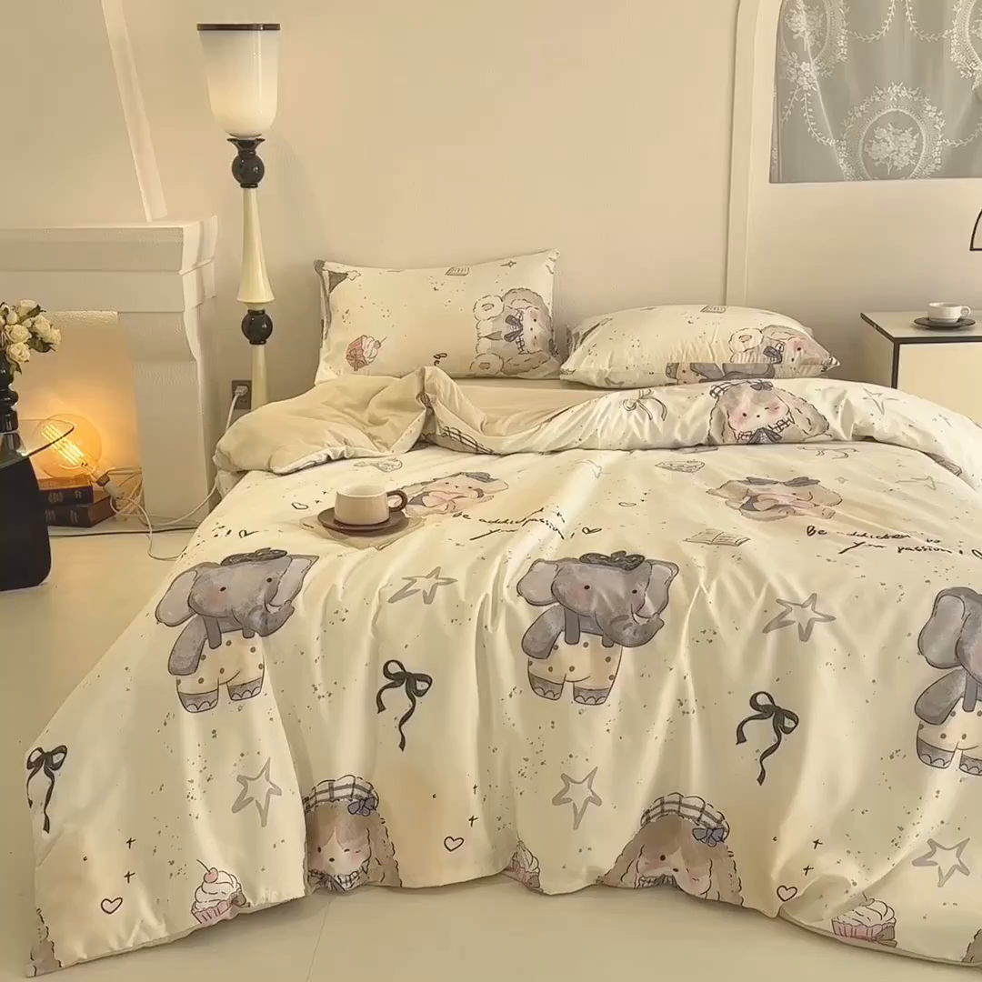 91家纺网 家纺一手货源 找家纺 梵克保罗 2025新款ins风亲肤卡通条格印花水洗棉系列四件套-风格三 萌宠小象