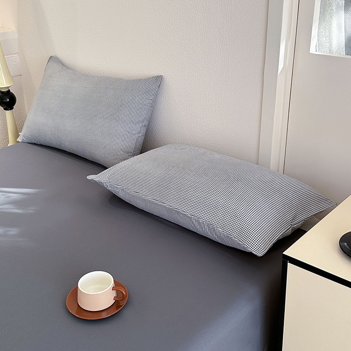 91家纺网 家纺一手货源 找家纺 梵克保罗 2025新款ins风亲肤卡通条格印花水洗棉系列四件套-风格三 日系高级灰格