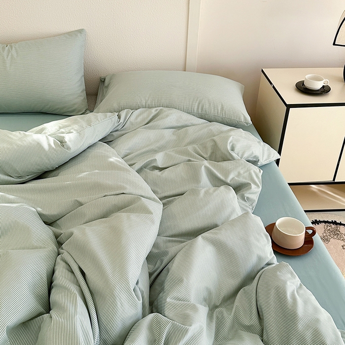 91家纺网 家纺一手货源 找家纺 梵克保罗 2025新款ins风亲肤卡通条格印花水洗棉系列四件套-风格三 日系独白绿