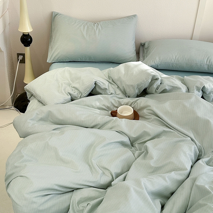 91家纺网 家纺一手货源 找家纺 梵克保罗 2025新款ins风亲肤卡通条格印花水洗棉系列四件套-风格三 日系独白绿