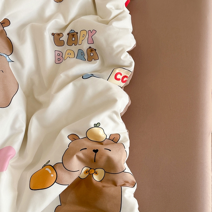 91家纺网 家纺一手货源 找家纺 梵克保罗 2025新款ins风亲肤卡通条格印花水洗棉系列四件套-风格三 欢乐卡巴