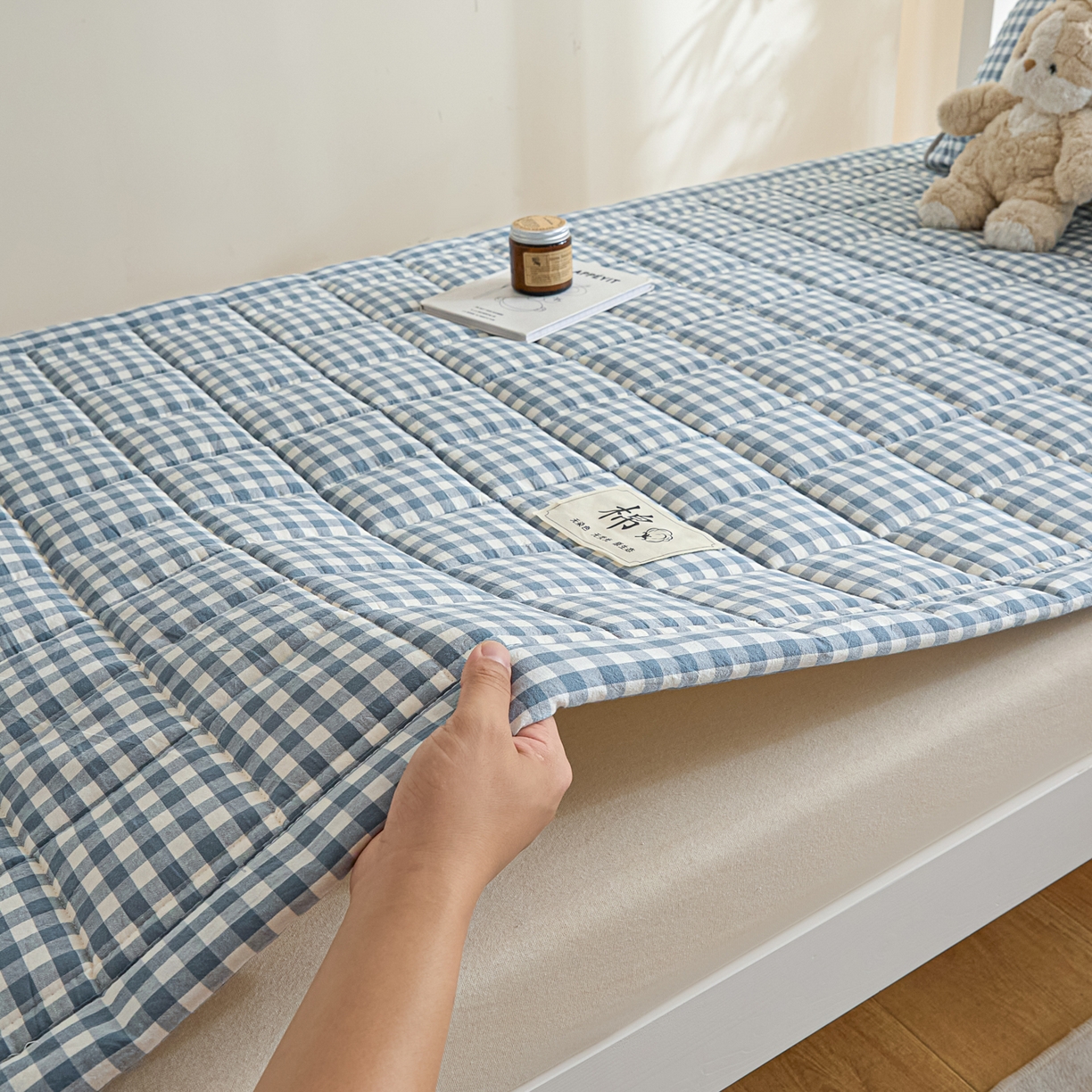 91家纺网 家纺一手货源 找家纺 鑫钰 2025新款学生开学季宿舍专用新疆棉花床垫薄款 棉格-蓝小格