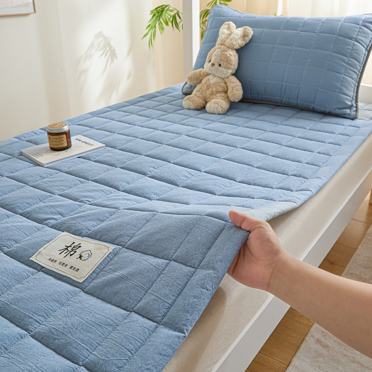 91家纺网 家纺一手货源 找家纺 鑫钰 2025新款学生开学季宿舍专用新疆棉花床垫薄款 棉格-宾利蓝