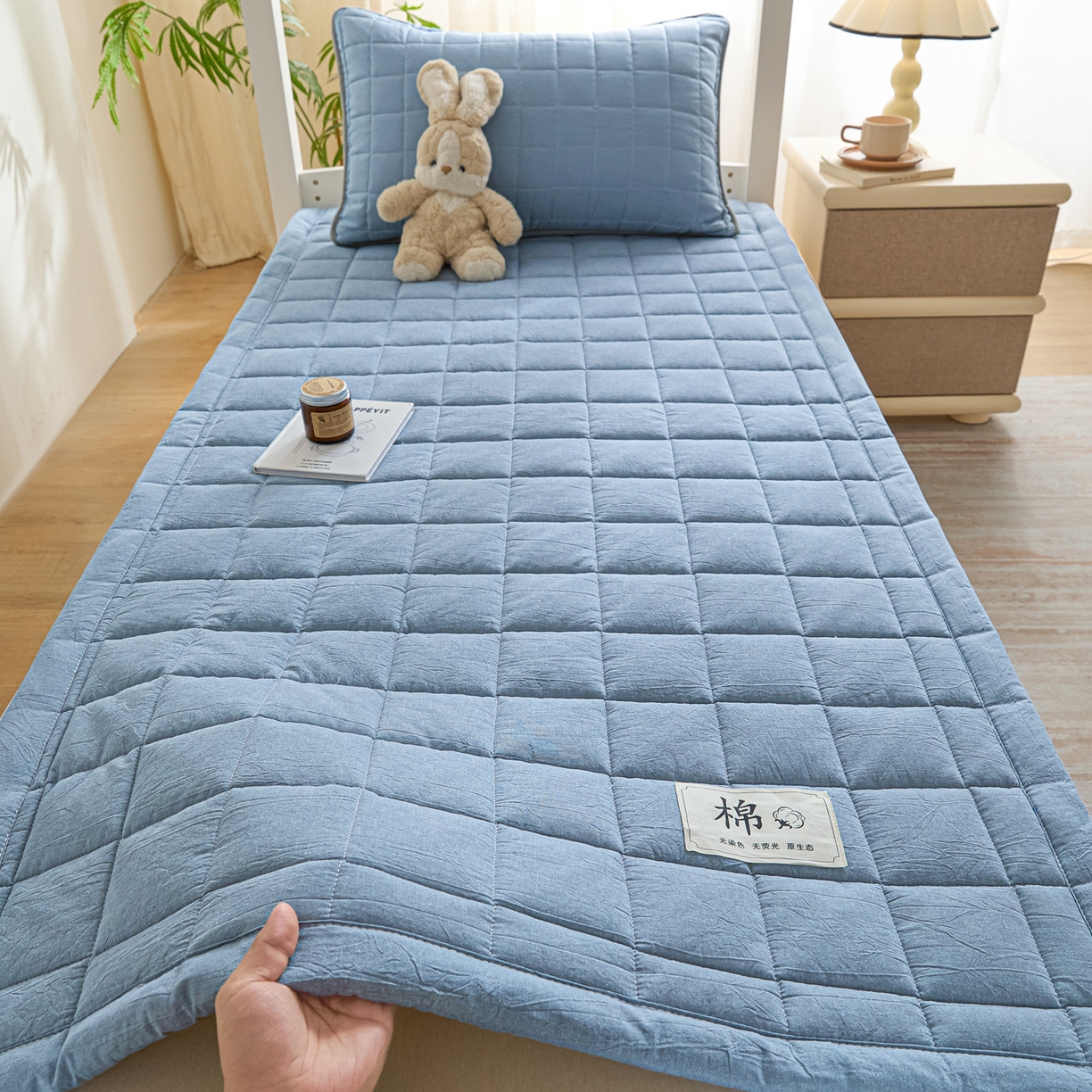 91家纺网 家纺一手货源 找家纺 鑫钰 2025新款学生开学季宿舍专用新疆棉花床垫薄款 棉格-宾利蓝
