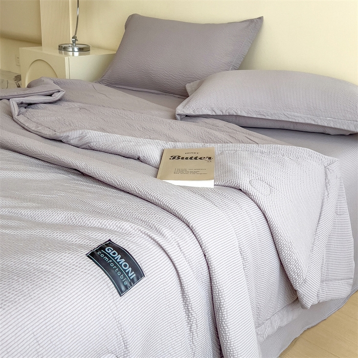 91家纺网 家纺一手货源 找家纺 梵克保罗 2025春夏新品10A抗菌泡泡棉大豆单夏被空调被被子被芯 浅灰