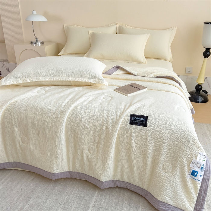 91家纺网 家纺一手货源 找家纺 梵克保罗 2025春夏新品10A抗菌泡泡棉大豆单夏被空调被被子被芯 米黄