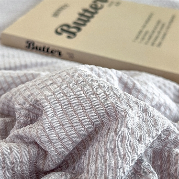 91家纺网 家纺一手货源 找家纺 梵克保罗 2025春夏新品10A抗菌泡泡棉大豆单夏被空调被被子被芯 浅灰