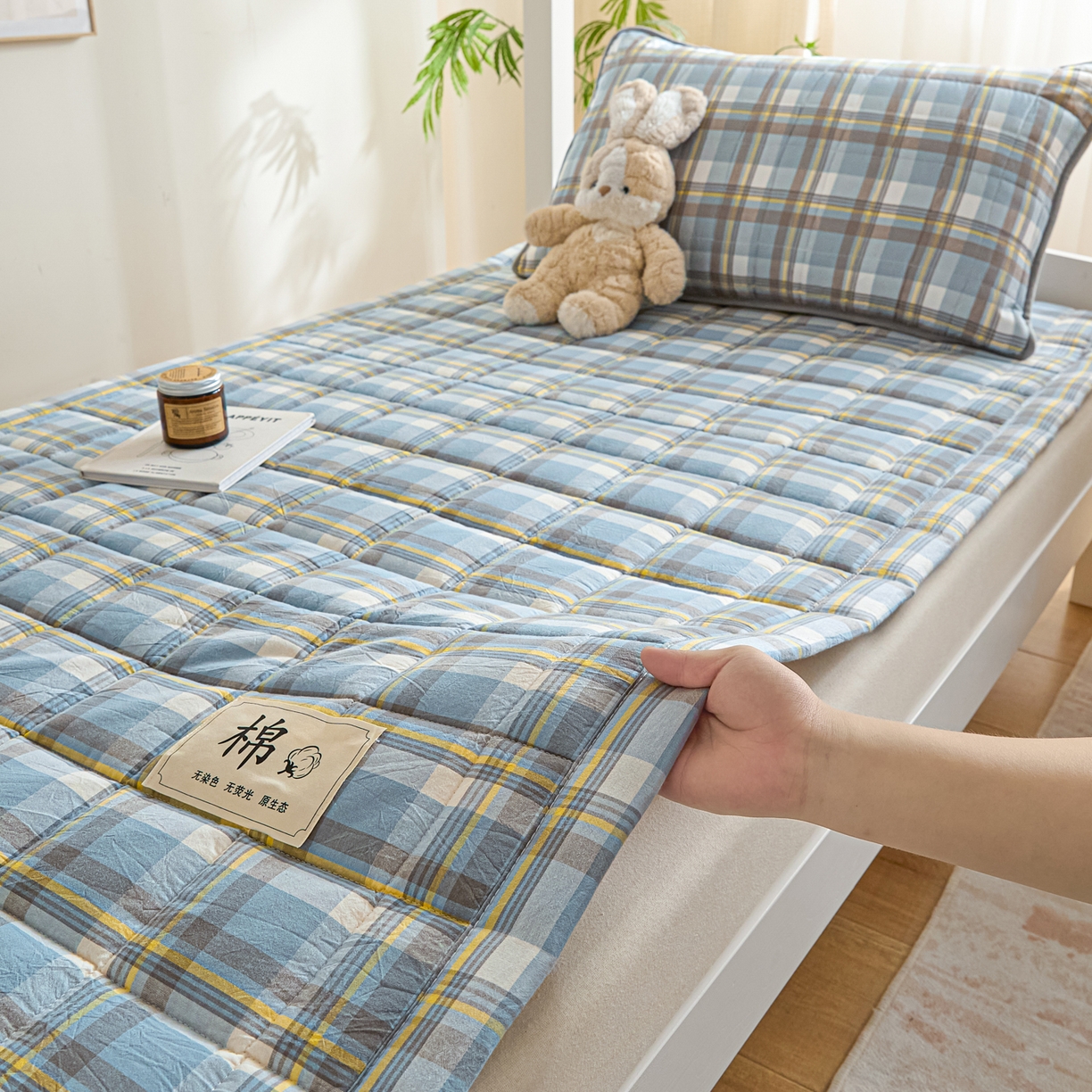 91家纺网 家纺一手货源 找家纺 鑫钰 2025新款学生开学季宿舍专用新疆棉花床垫薄款 棉格-简希蓝