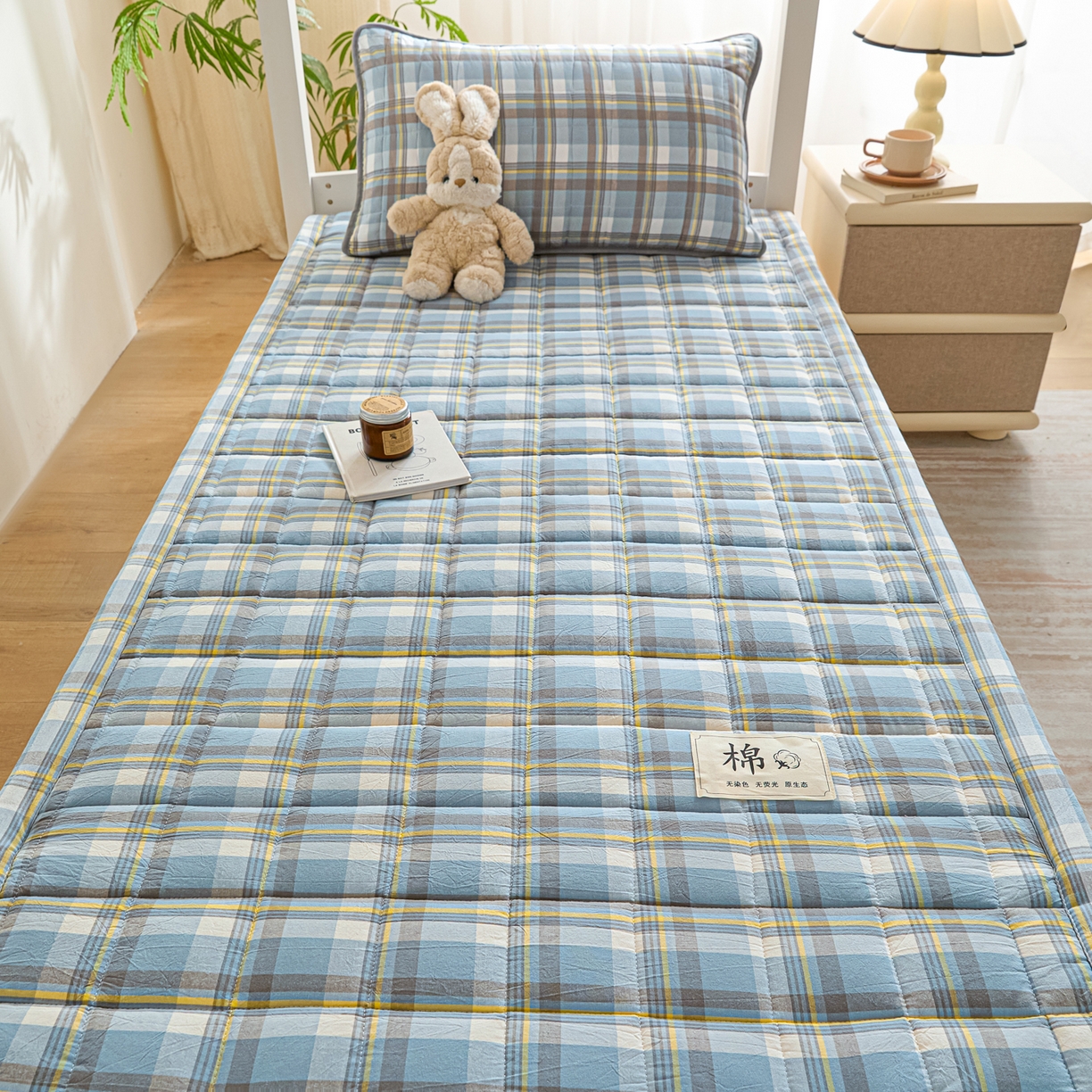 91家纺网 家纺一手货源 找家纺 鑫钰 2025新款学生开学季宿舍专用新疆棉花床垫薄款 棉格-简希蓝